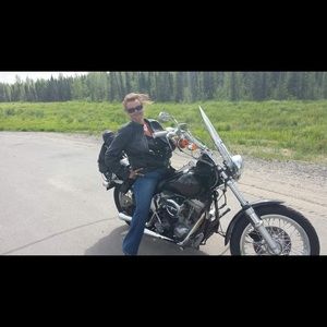 Meet your Posher, Laurie